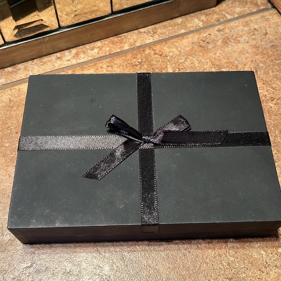 New in box 1/3 Karat 17” Diamond & Silver Necklace - Picture 6 of 6